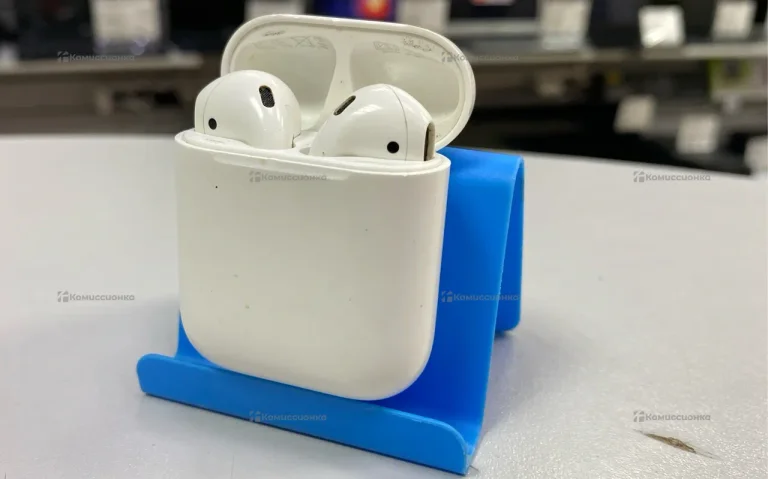 Наушники  AirPods 1 тихо работает правый наушник