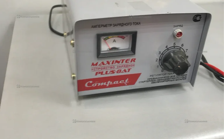 Автомобильное зарядное устройство Maxinter Plus-8A