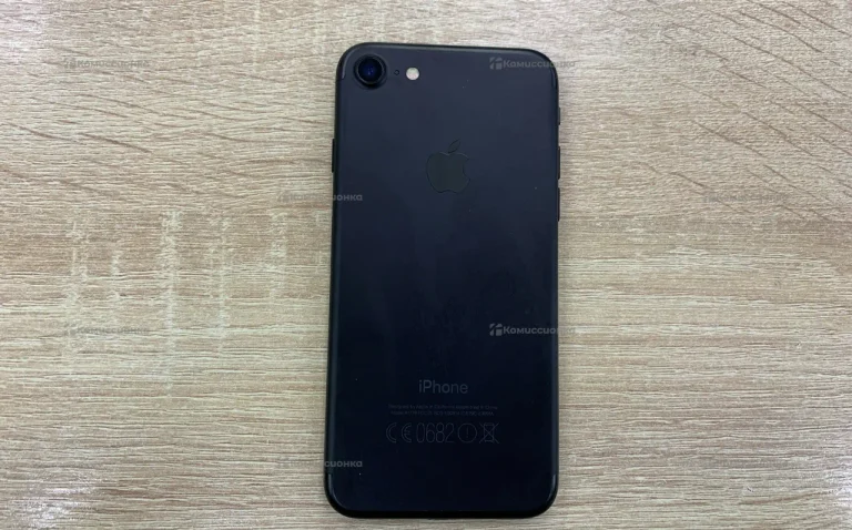 Apple iPhone 7 2/32 ГБ