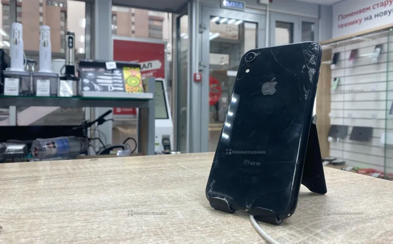 Apple iPhone XR 3/64 ГБ