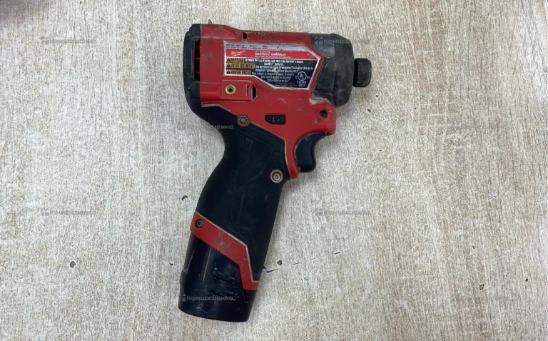 акумуляторный шуруповерт Milwaukee 3453-20