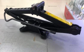 Купить Домкрат Автомобильный черный б/у , в Самара Цена:790рублей