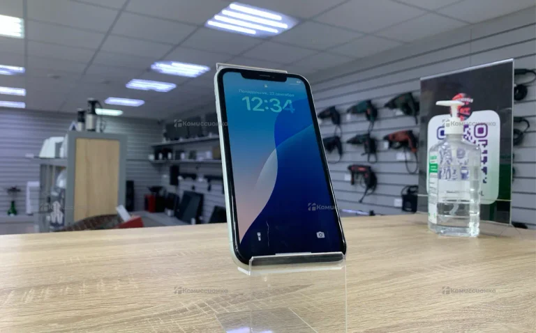 Apple iPhone XR 3/64 ГБ