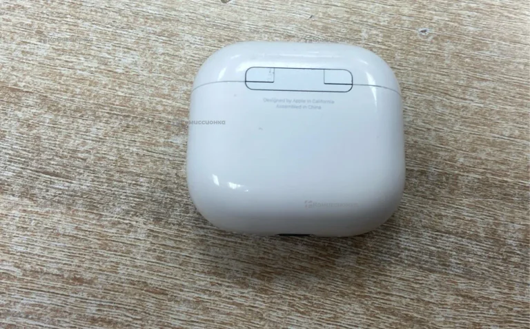 Наушники  AirPods 4 с шумоподавлением