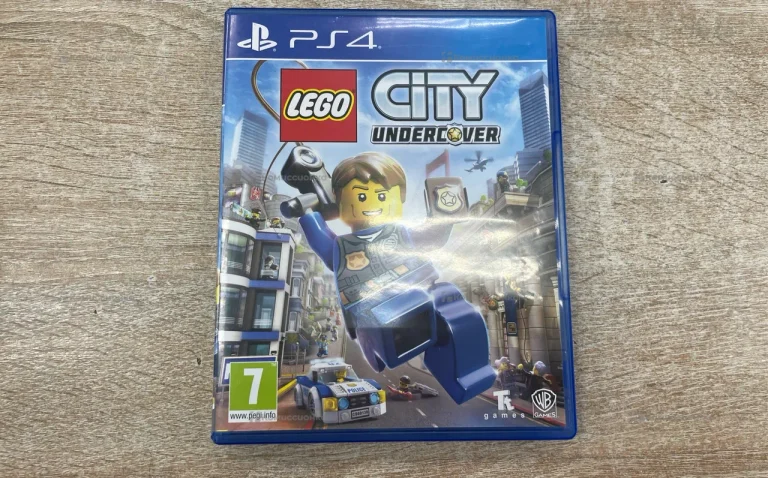 PS4.  LEGO CITY Undercover