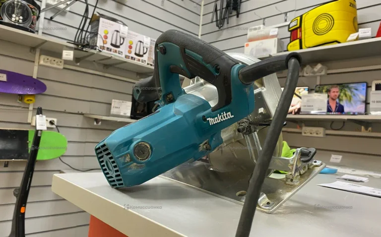 Дисковая пила Makita HS7611