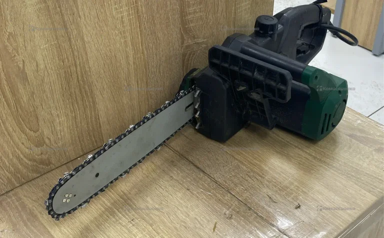 Электропила зеленая