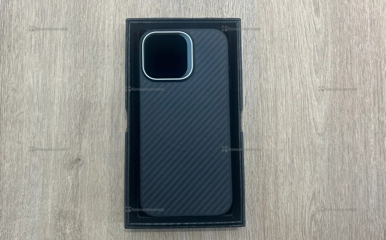 Чехол FC Карбон для Iphone 16 Pro Max - Лесенка (с защитой кнопок)