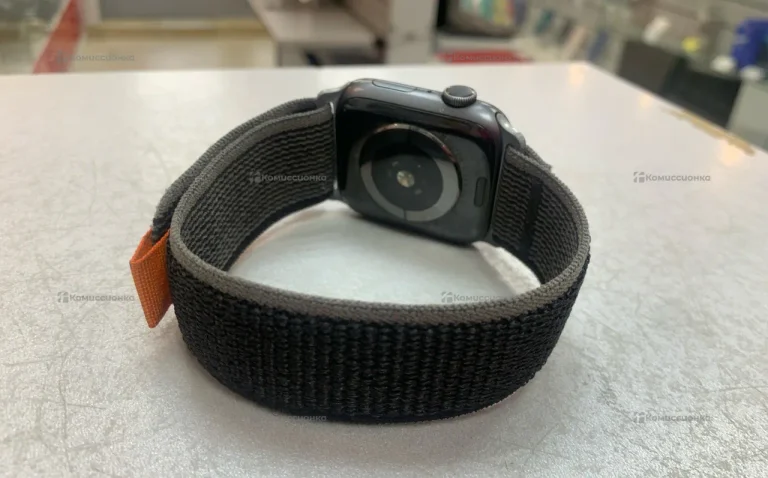 Часы Apple Watch Series 4