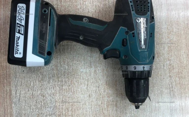 Дрель-шуруповерт makita DF347D