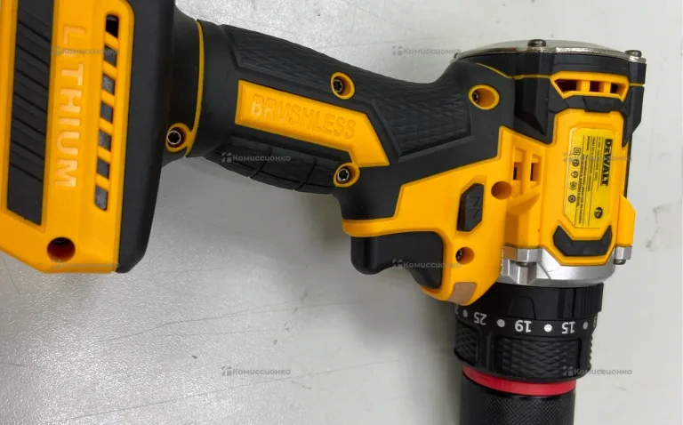 Шуруповерт DeWalt (реплика)