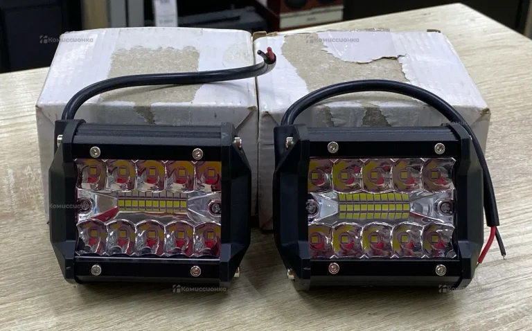 Противотуманки универсальные cs60w