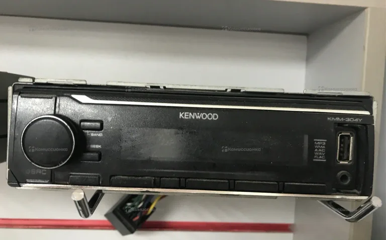 Автомагнитола  Kenwood KMM-304Y