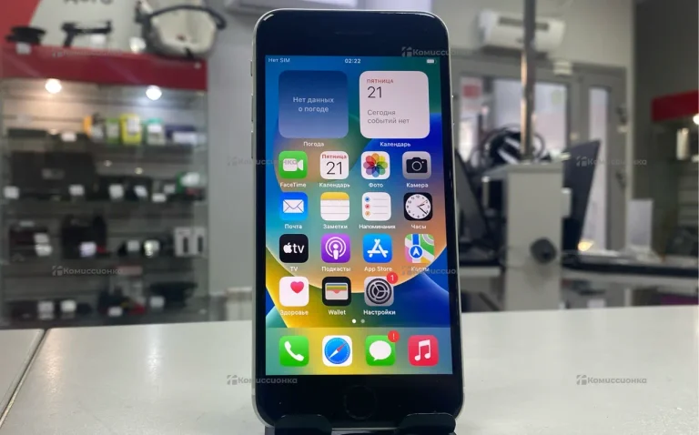 Apple iPhone SE (2020) 3/64 ГБ