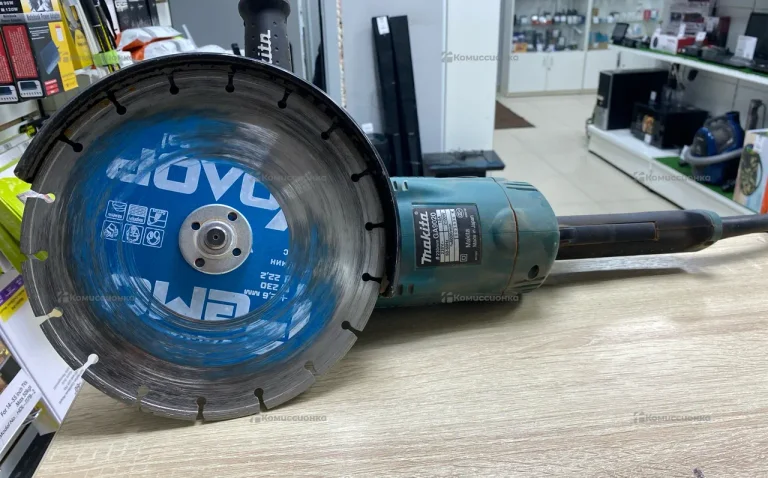 Большая УШМ Makita GA9020