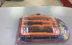 Отвертка с набором бит