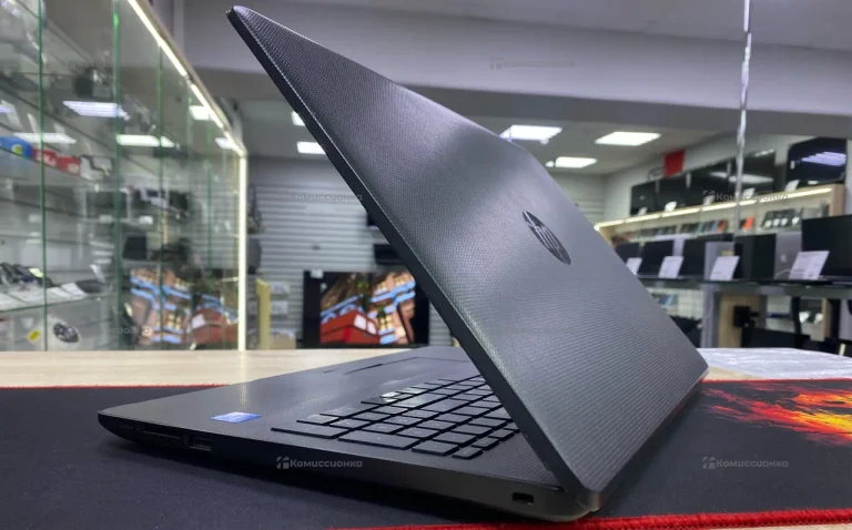 Ноутбук HP 15 Celeron N3060/4RAM/HD Graphics/HDD51