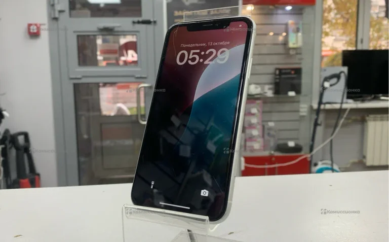 Apple iPhone XR 3/64 ГБ