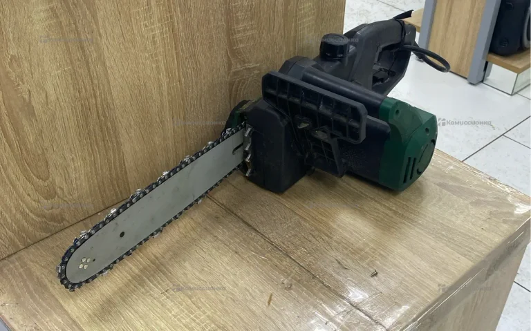 Электропила зеленая