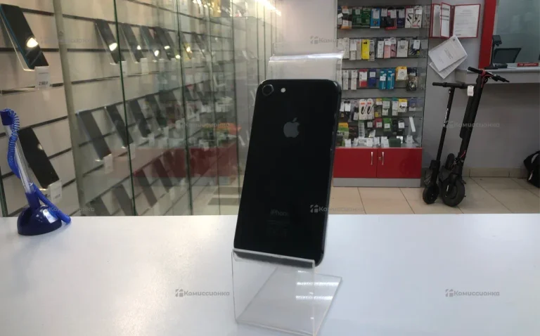 Apple iPhone 8 2/64 ГБ