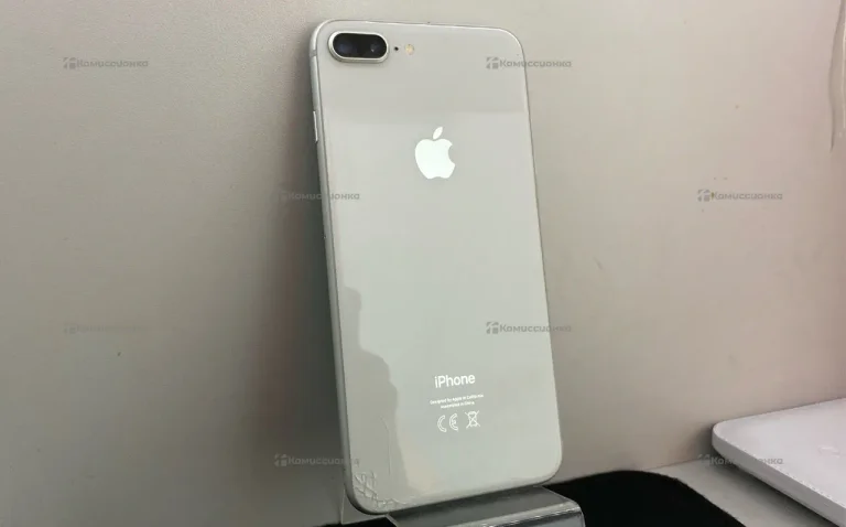 Apple iPhone 8 Plus 3/64 ГБ