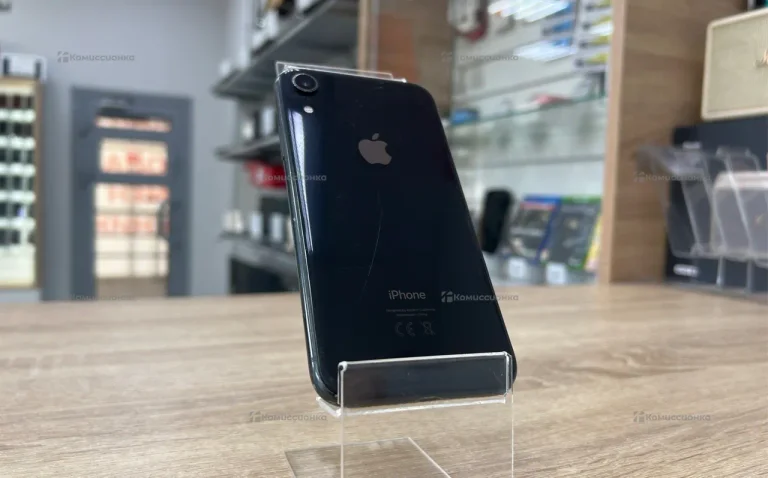 Apple iPhone XR 64 ГБ