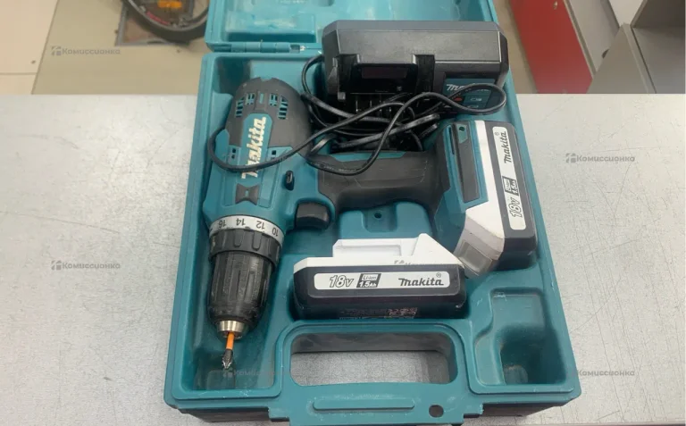 Аккумуляторная дрель-шуруповерт Makita DF488DWEE
