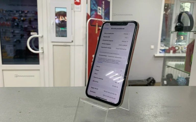 Apple iPhone 11 4/64 ГБ