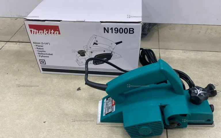 Рубанок Makita N1900B