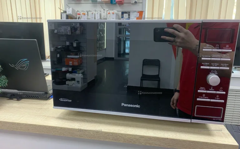 Микроволновая печь  Panasonic nn-cf770m