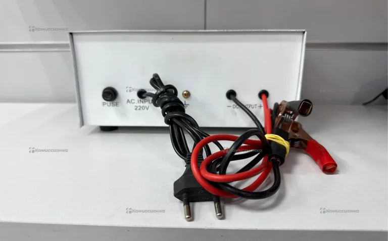 Зарядное устройство Huangiu HQKC-20A