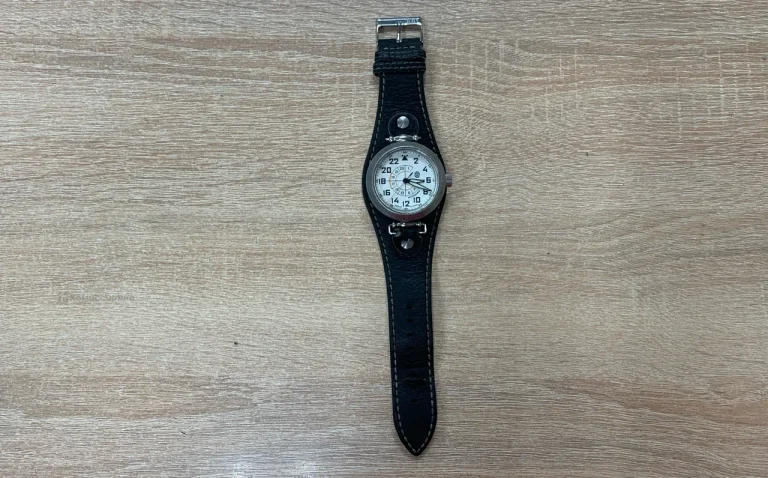 Часы  attache pilot