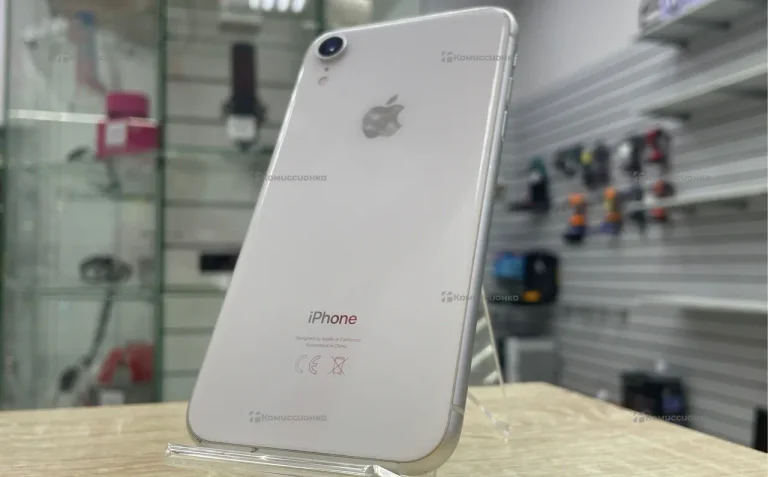 Apple iPhone XR 3/128 ГБ