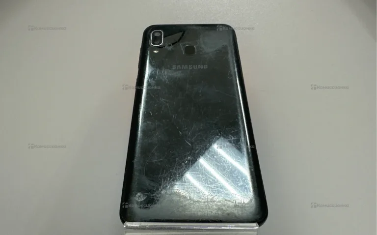 Samsung Galaxy A20 3/32 ГБ