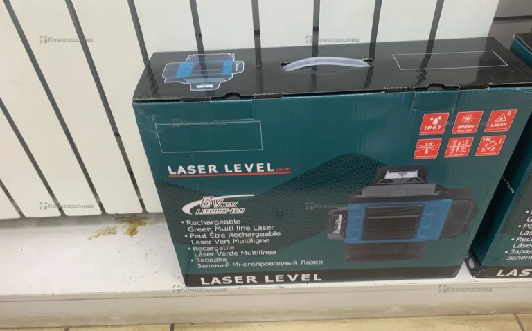 Лазерный уровень Makita.