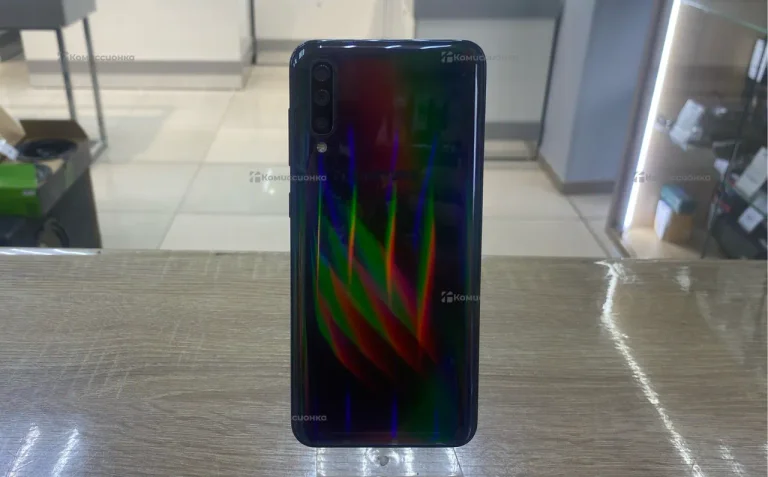 Samsung Galaxy A50 4/64 ГБ
