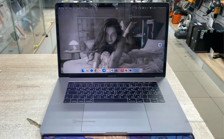 Ноутбук  MacBook Pro 15 2016
