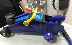 Домкрат autovirazh