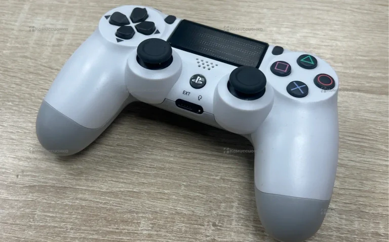 PS 4 Геймпад белый