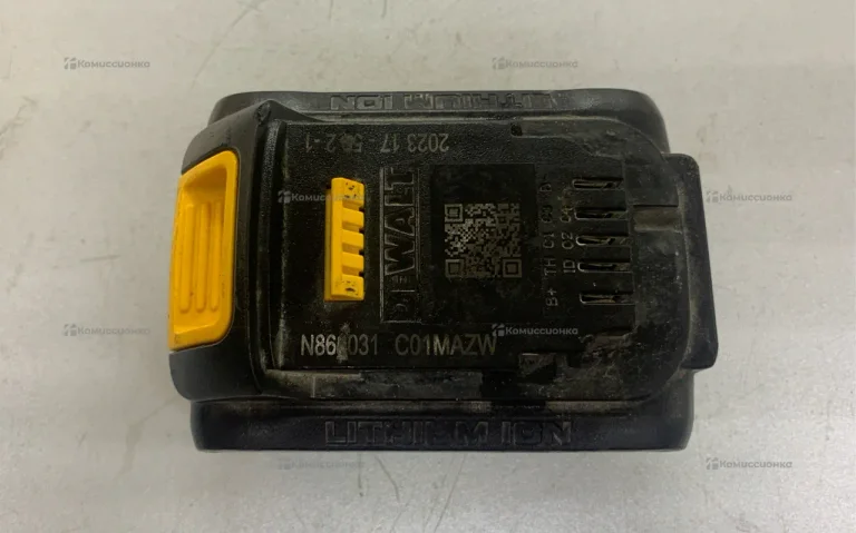 Аккумулятор DeWALT DCB182-XJ (18 В, 4 Ач)