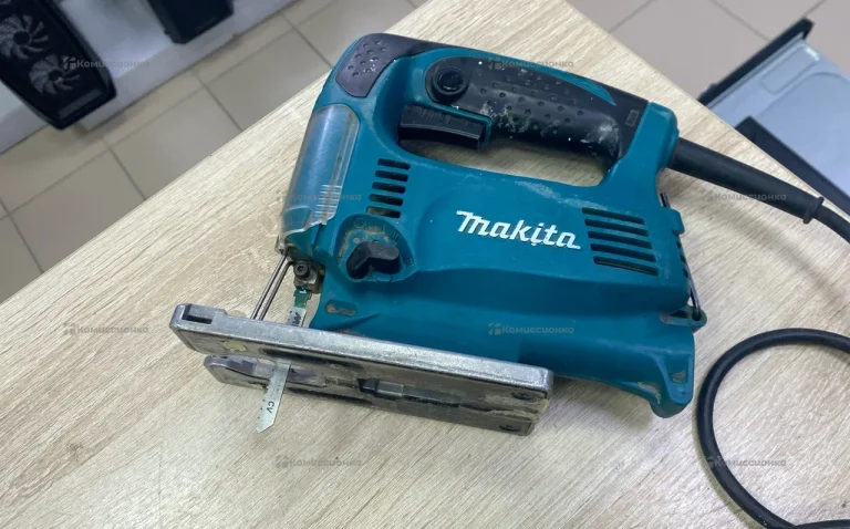 Лобзик Макита 4329