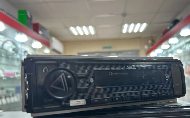 Автомагнитола  AurA-77DSP