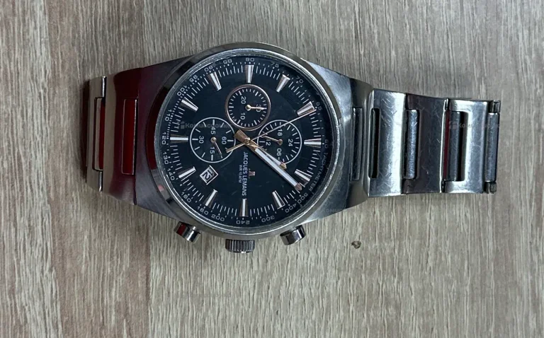 Часы  Jacques lemans