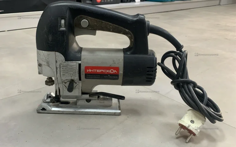 Электролобзик Интерскол МП-100/700Э