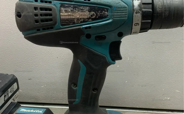 дрель шуруповёрт Makita DF457D