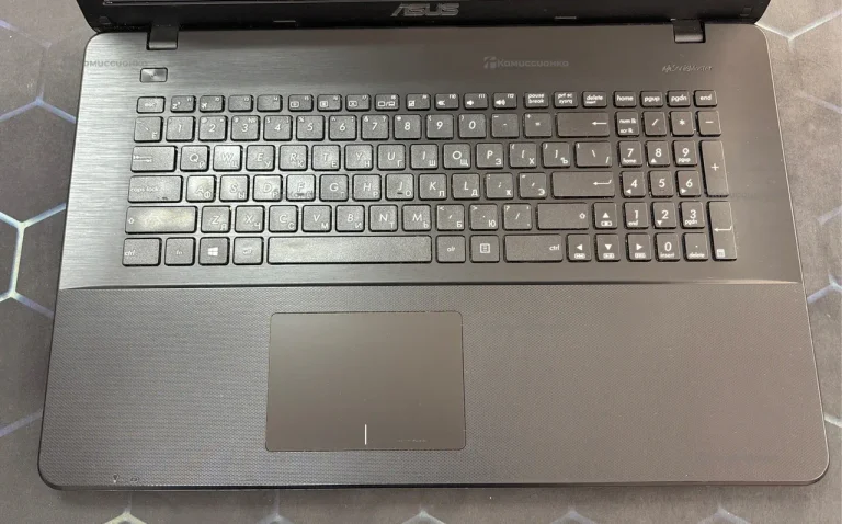 Ноутбук  ASU’s X751