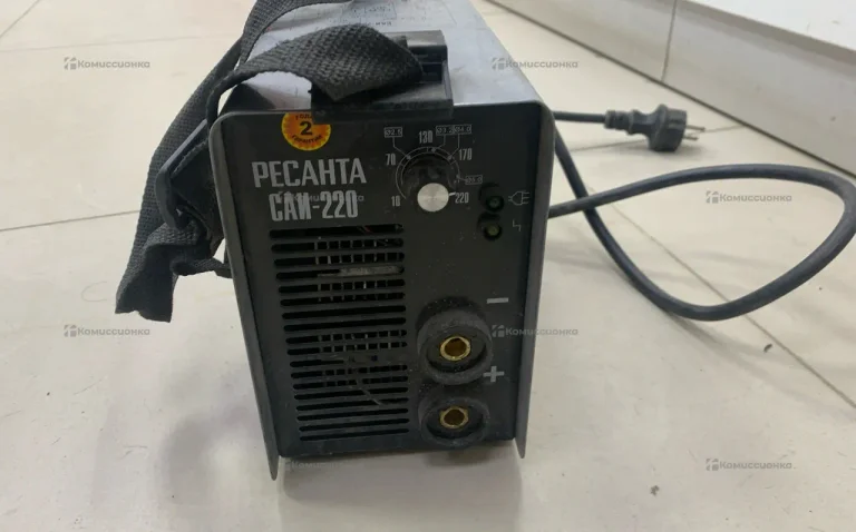 Сварочный аппарат инверторный Ресанта САИ 220