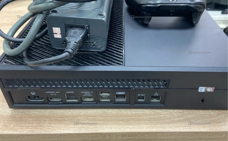 Приставка Xbox One 1Tb