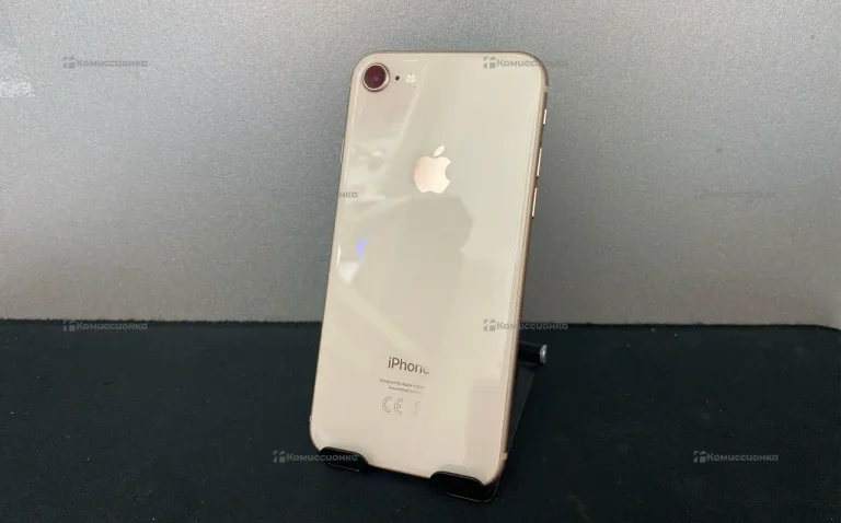 Apple iPhone 8 64 ГБ.