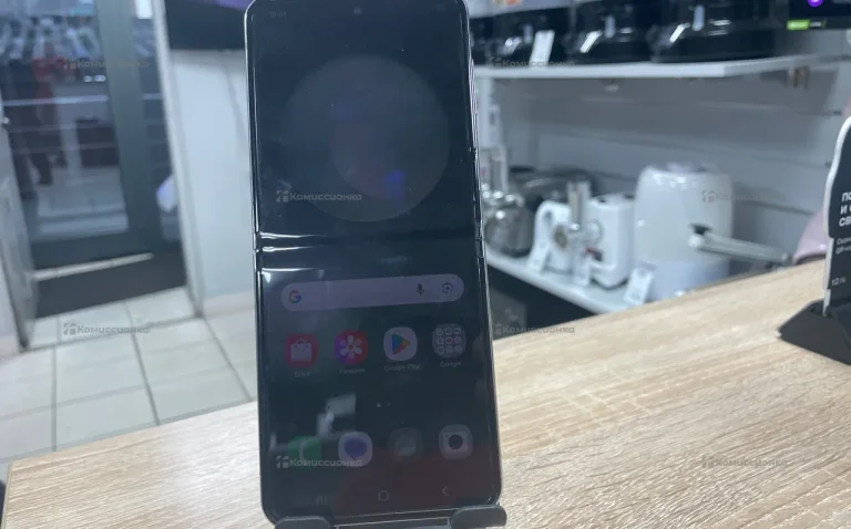 Samsung Galaxy Z Flip5 8/256 ГБ
